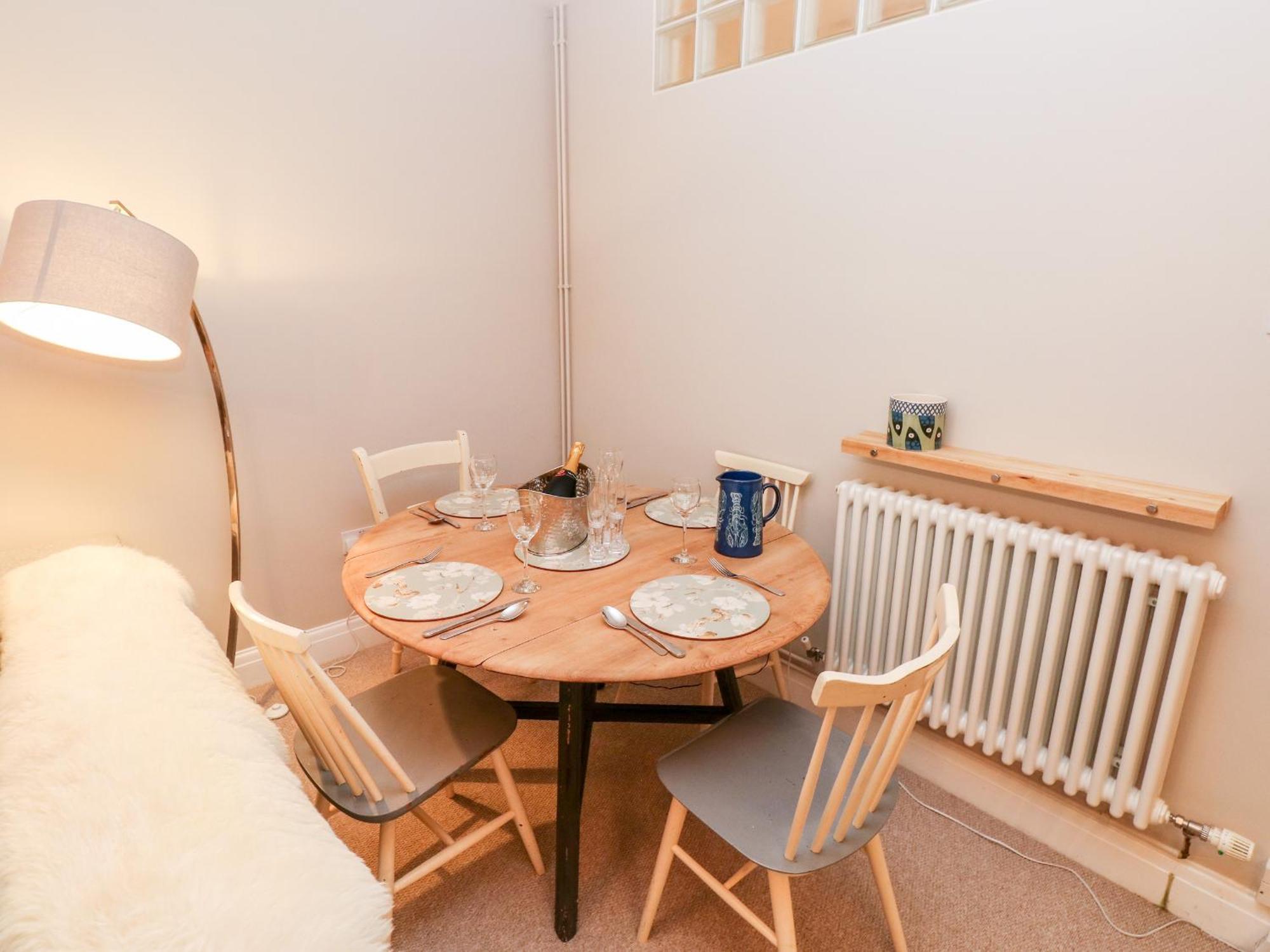 Flat 1, Belmont Appartement