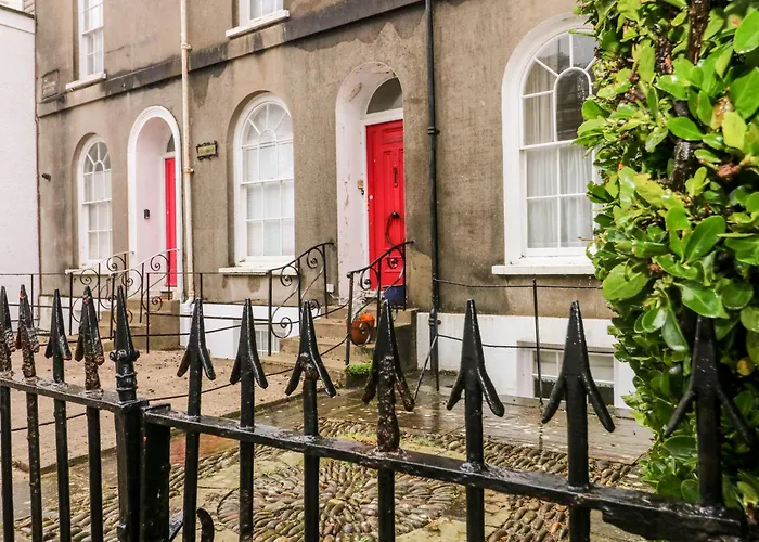 Flat 1, Belmont