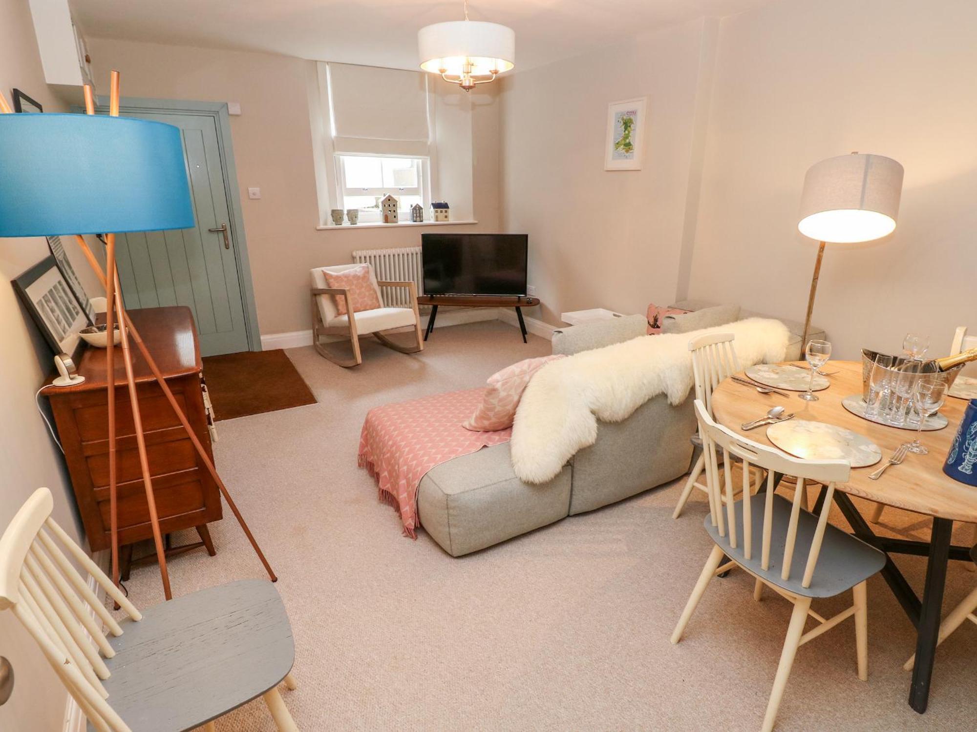 Flat 1, Belmont Apartment